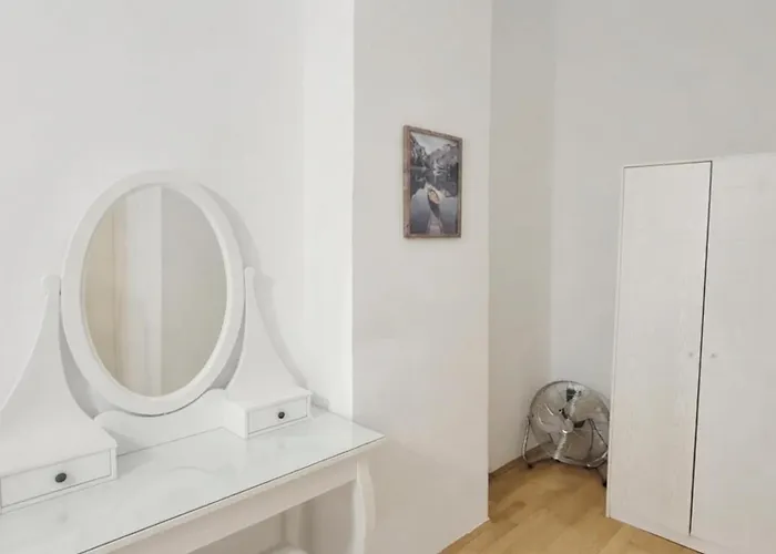 Cozy 1br With Living & Garden Included Vídeň